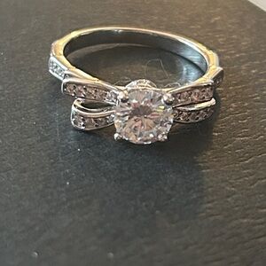 Moissanite Diamond bow ring size 7